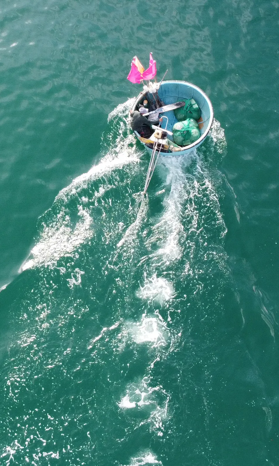 Ngư dân thúng chai ảnh 3