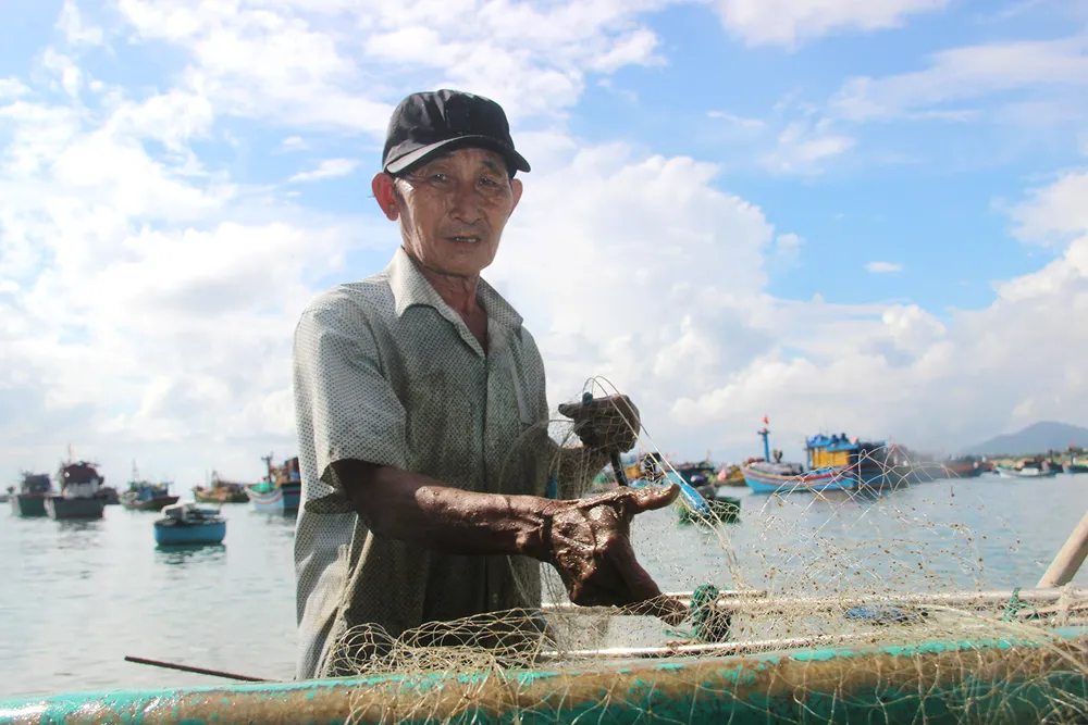 Ngư dân thúng chai ảnh 5