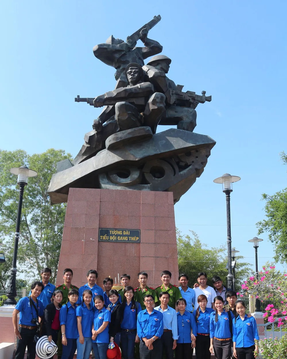 Đoàn viên, thanh niên tỉnh Tiền Giang về nguồn tại khu di tích lịch sử Ấp Bắc. Ảnh: Báo Ấp Bắc Đoàn viên, thanh niên tỉnh Tiền Giang về nguồn tại khu di tích lịch sử Ấp Bắc. Ảnh: Báo Ấp Bắc