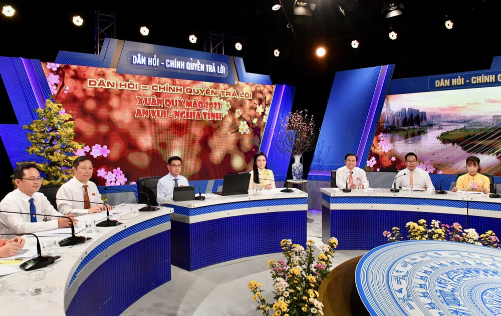 Chương trình “Dân hỏi - Chính quyền trả lời” với chủ đề “Xuân Quý Mão 2023: An vui - Nghĩa tình”. Ảnh: VIỆT DŨNG Chương trình “Dân hỏi - Chính quyền trả lời” với chủ đề “Xuân Quý Mão 2023: An vui - Nghĩa tình”. Ảnh: VIỆT DŨNG