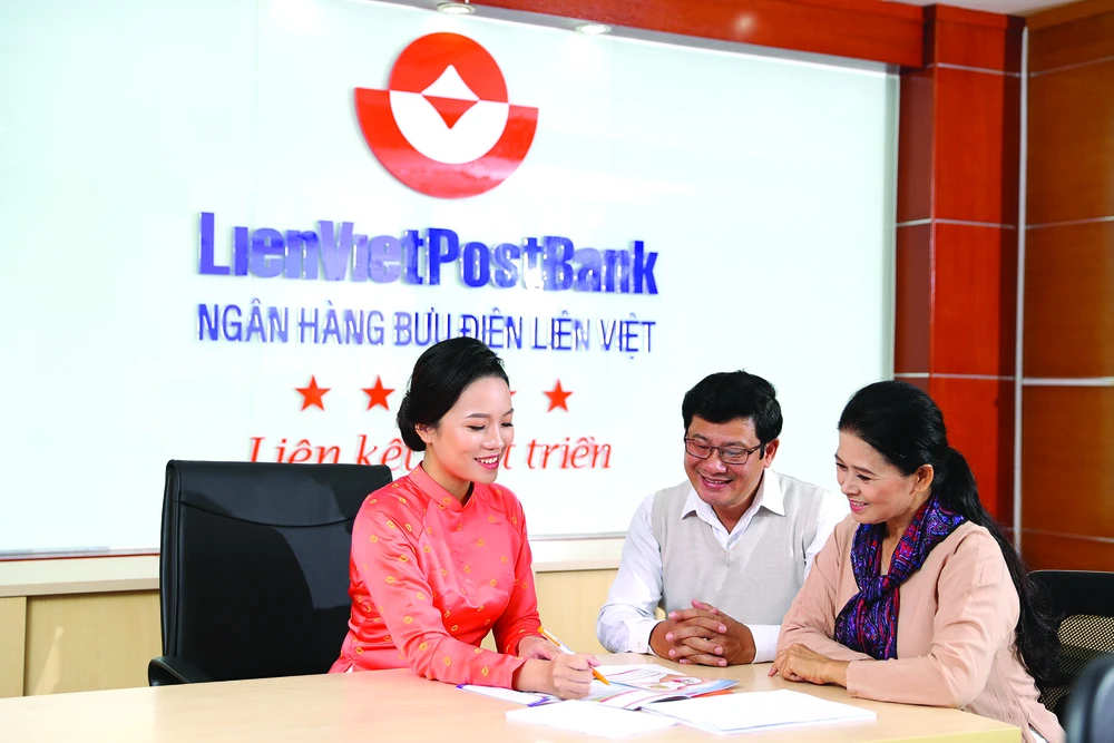 “Tín dụng hưu trí” - một trong những sản phẩm tiên phong dành cho khách hàng tuổi hưu của Lienvietpostbank