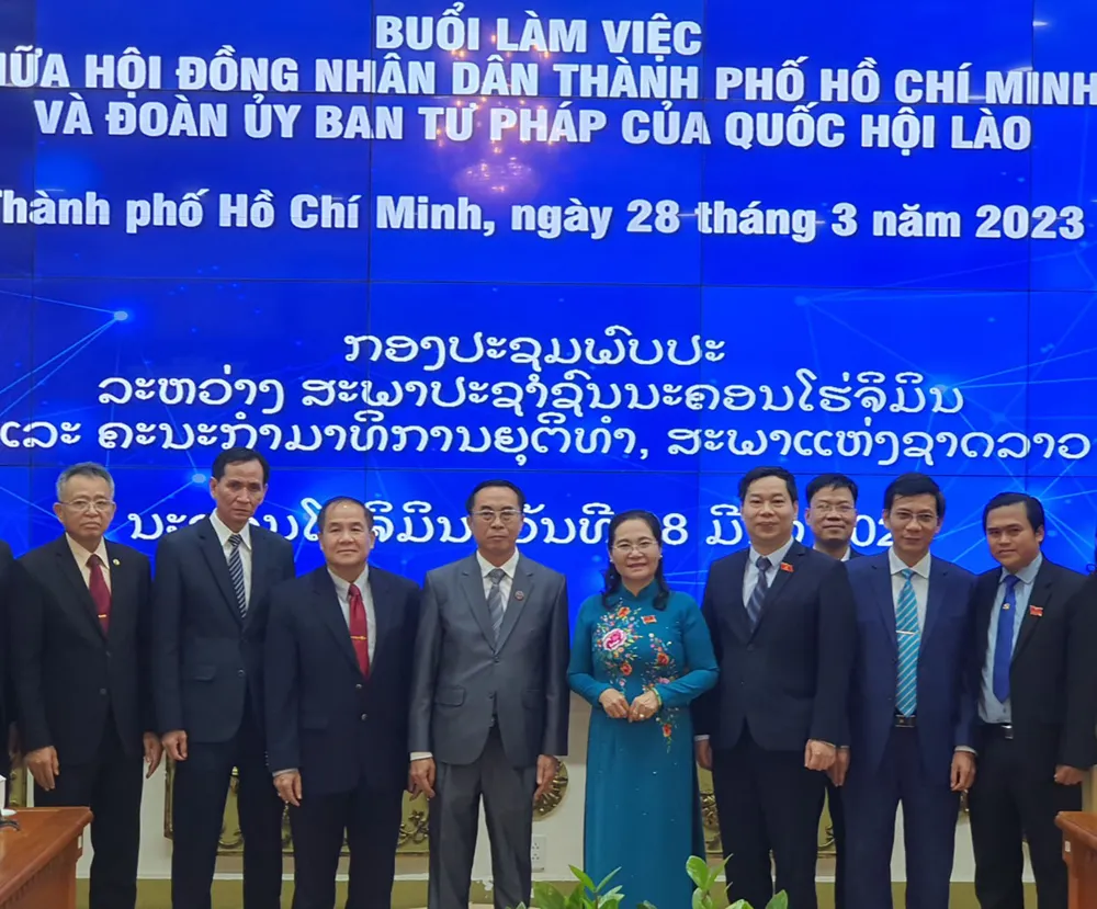Chủ tịch HĐND TPHCM Nguyễn Thị Lệ tiếp đoàn Ủy ban Tư pháp Quốc hội Lào. Ảnh: Thụy Vũ Chủ tịch HĐND TPHCM Nguyễn Thị Lệ tiếp đoàn Ủy ban Tư pháp Quốc hội Lào. Ảnh: Thụy Vũ