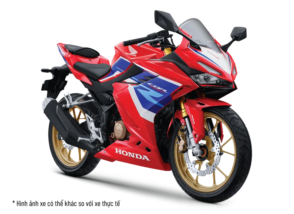 Phong cách thiết kế hài hòa, mang đậm chất thể thao linh hoạt cùng thay đổi mới về tem và phối màu ấn tượng