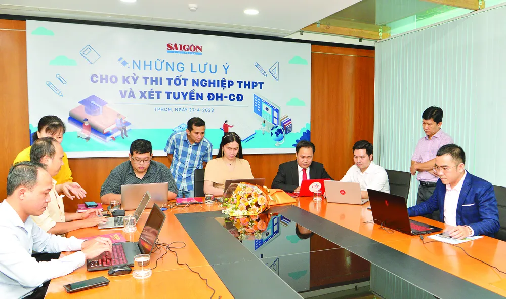 Quang cảnh buổi giao lưu trực tuyến. Ảnh: CAO THĂNG Quang cảnh buổi giao lưu trực tuyến. Ảnh: CAO THĂNG