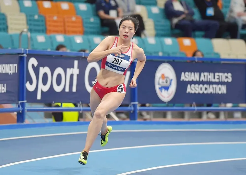 VĐV Nguyễn Thị Huyền thi đấu tại Giải vô địch điền kinh trong nhà châu Á năm 2023. Ảnh: P.MINH