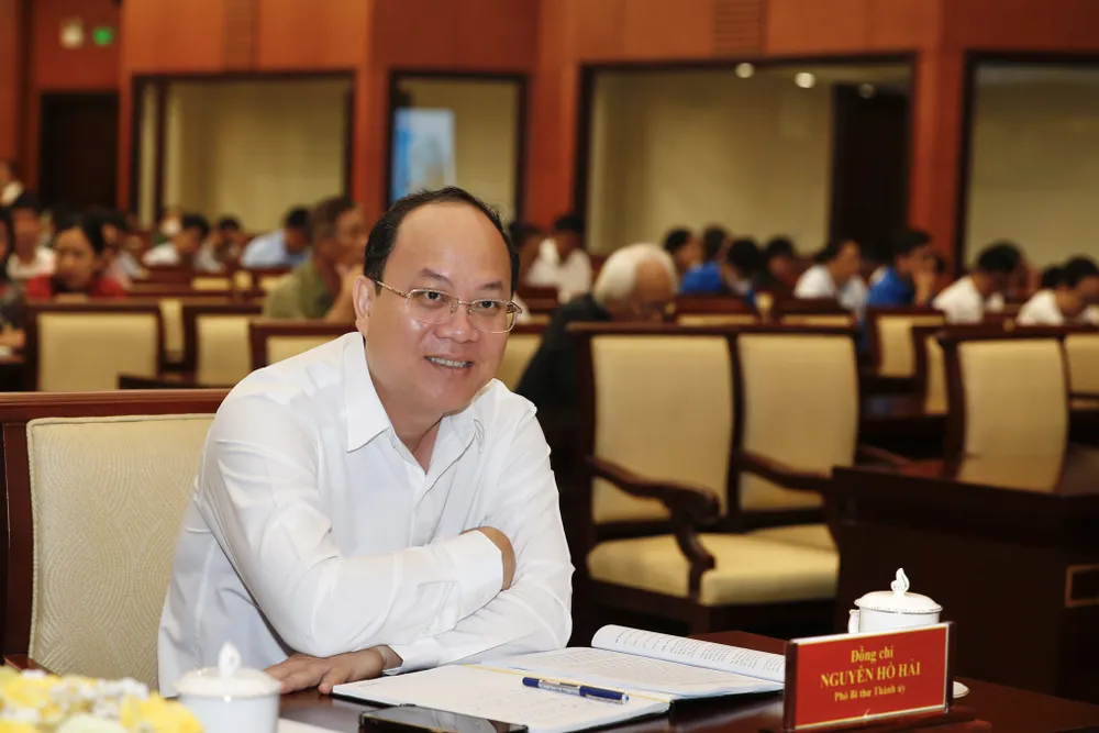 Đồng chí Nguyễn Hồ Hải, Phó Bí thư Thành ủy TPHCM tham dự Hội nghị học tập, quán triệt, triển khai thực hiện chuyên đề năm 2023 “Học tập và làm theo tư tưởng, đạo đức, phong cách Hồ Chí Minh về phát huy giá trị văn hóa, con người tại TPHCM”. Ảnh: HOÀNG HÙNG Đồng chí Nguyễn Hồ Hải, Phó Bí thư Thành ủy TPHCM tham dự Hội nghị học tập, quán triệt, triển khai thực hiện chuyên đề năm 2023 “Học tập và làm theo tư tưởng, đạo đức, phong cách Hồ Chí Minh về phát huy giá trị văn hóa, con người tại TPHCM”. Ảnh: HOÀNG HÙNG