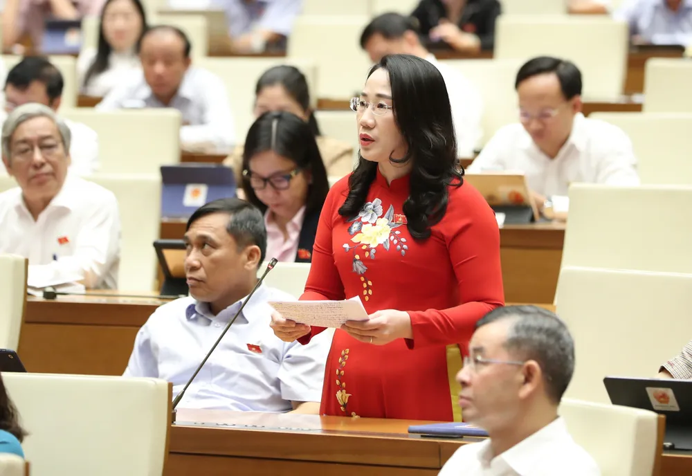 ĐB Nguyễn Thị Thủy (Bắc Kạn) chất vấn sáng 6-6. Ảnh: QUANG PHÚC ĐB Nguyễn Thị Thủy (Bắc Kạn) chất vấn sáng 6-6. Ảnh: QUANG PHÚC