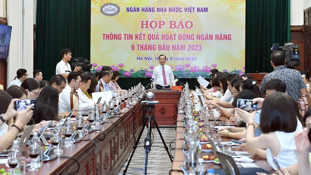 Quang cảnh họp báo