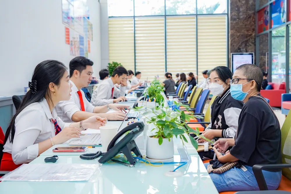 Phụ huynh, thí sinh tìm hiểu ngành nghề tại UEF Phụ huynh, thí sinh tìm hiểu ngành nghề tại UEF