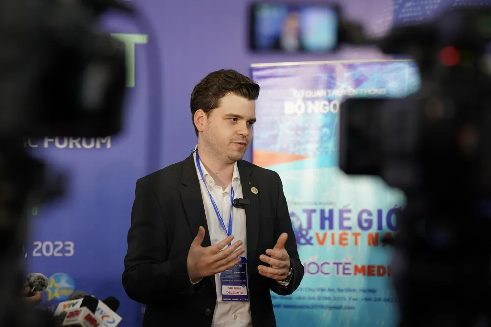 Cuộc gặp gỡ giữa lãnh đạo TPHCM với lãnh đạo các tập đoàn trong nước và quốc tế bằng hình thức đặc biệt. Ảnh: HOÀNG HÙNG