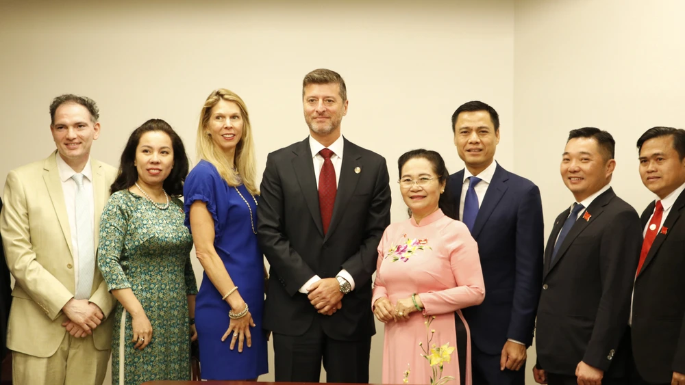 Đoàn lãnh đạo TPHCM do đồng chí Nguyễn Thị Lệ, Phó Bí thư Thành ủy, Chủ tịch HĐND TPHCM làm trưởng đoàn đã có chuyến thăm, làm việc tại TP New York, Hoa Kỳ. Ảnh: NGÔ BÌNH