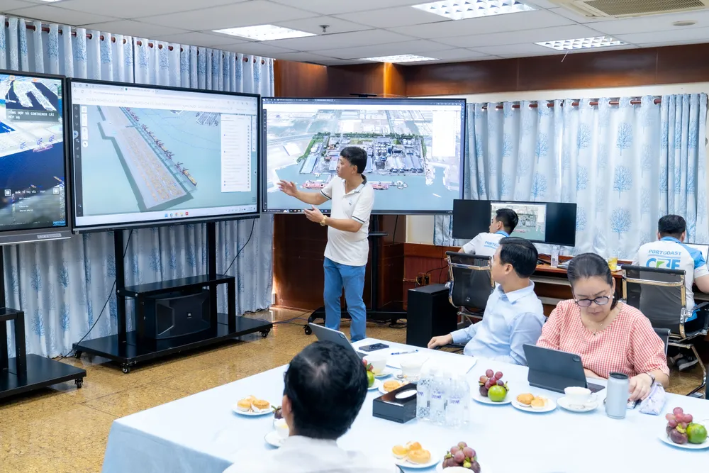 Lãnh đạo TP và đại diện các sở, ngành tìm hiểu về các công nghệ trong quản lý công trình Lãnh đạo TP và đại diện các sở, ngành tìm hiểu về các công nghệ trong quản lý công trình