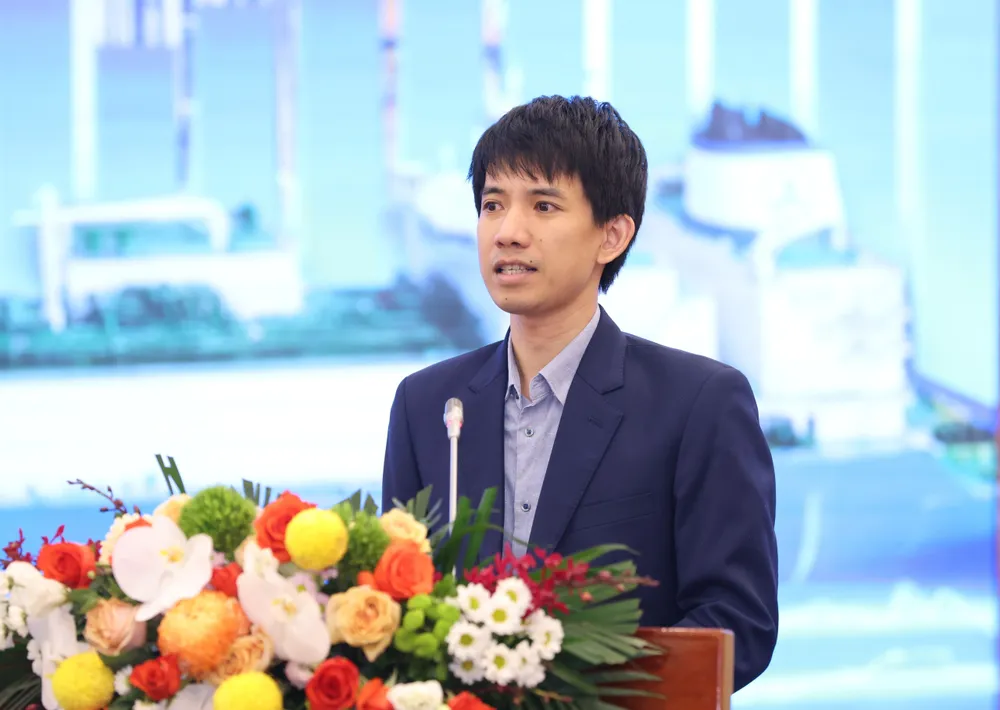 Ông Lê Ngọc Anh, Giám đốc Dữ liệu, Viện Dầu khí Việt Nam trình bày tham luận tại diễn đàn. Ảnh: QUANG PHÚC Ông Lê Ngọc Anh, Giám đốc Dữ liệu, Viện Dầu khí Việt Nam trình bày tham luận tại diễn đàn. Ảnh: QUANG PHÚC
