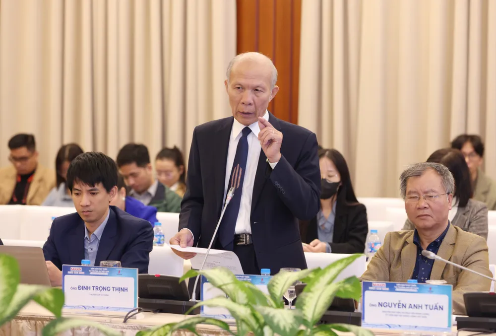 PGS.TS Đinh Trọng Thịnh, Chuyên gia kinh tế Học viện Tài chính, thảo luận tại diễn đàn. Ảnh: QUANG PHÚC PGS.TS Đinh Trọng Thịnh, Chuyên gia kinh tế Học viện Tài chính, thảo luận tại diễn đàn. Ảnh: QUANG PHÚC