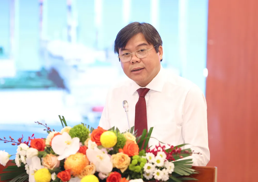 Tổng Biên tập Báo Sài Gòn Giải Phóng Tăng Hữu Phong phát biểu bế mạc diễn đàn. Ảnh: QUANG PHÚC Tổng Biên tập Báo Sài Gòn Giải Phóng Tăng Hữu Phong phát biểu bế mạc diễn đàn. Ảnh: QUANG PHÚC