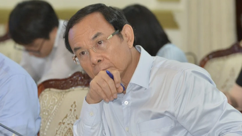 Bí thư Nguyễn Văn Nên chăm chú lắng nghe các ý kiến của cộng đồng đổi mới sáng tạo. Ảnh: CAO THĂNG 186ab2ec9f9230cc6983-947.jpg