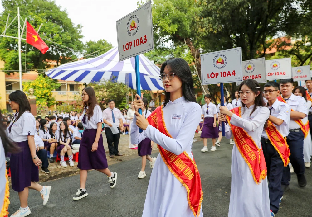 Mùa khai trường luôn là một kỷ niệm đẹp trong ký ức của nhiều người. Ảnh: DŨNG PHƯƠNG