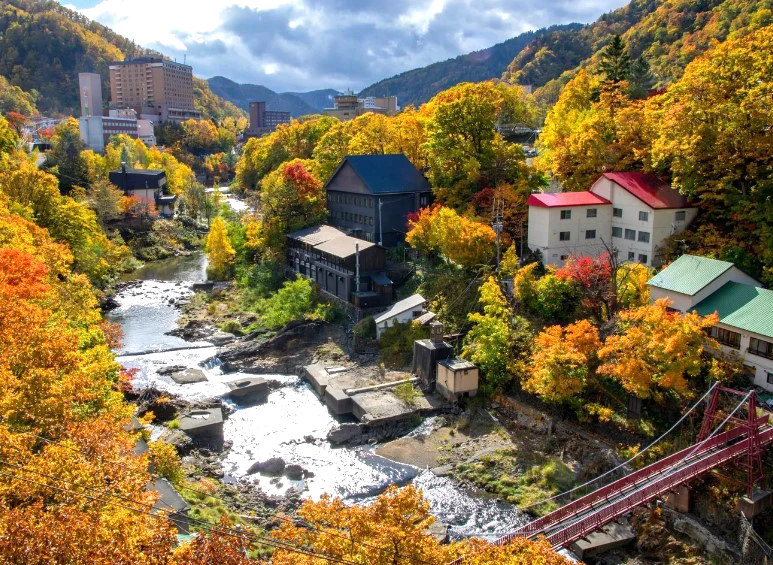 Khu du lịch suối nước nóng Jozankei ở đảo Hokkaido, phía Bắc Nhật Bản