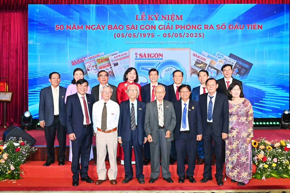 Ban Biên tập Báo SGGP các thời kỳ E1h.jpg