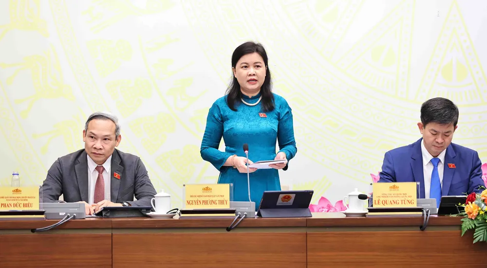Phó Chủ nhiệm Ủy ban Pháp luật và Tư pháp Quốc hội Nguyễn Phương Thủy tại cuộc họp báo về dự kiến chương trình kỳ họp thứ 9, Quốc hội khóa XV. Ảnh: TTXVN E2a.jpg