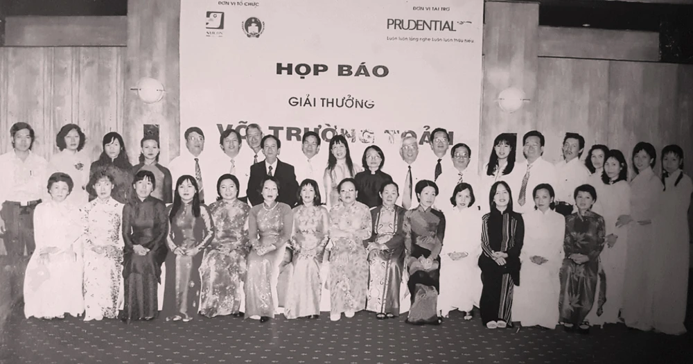 Họp báo Giải thưởng Võ Trường Toản năm 1998 E5K.jpg