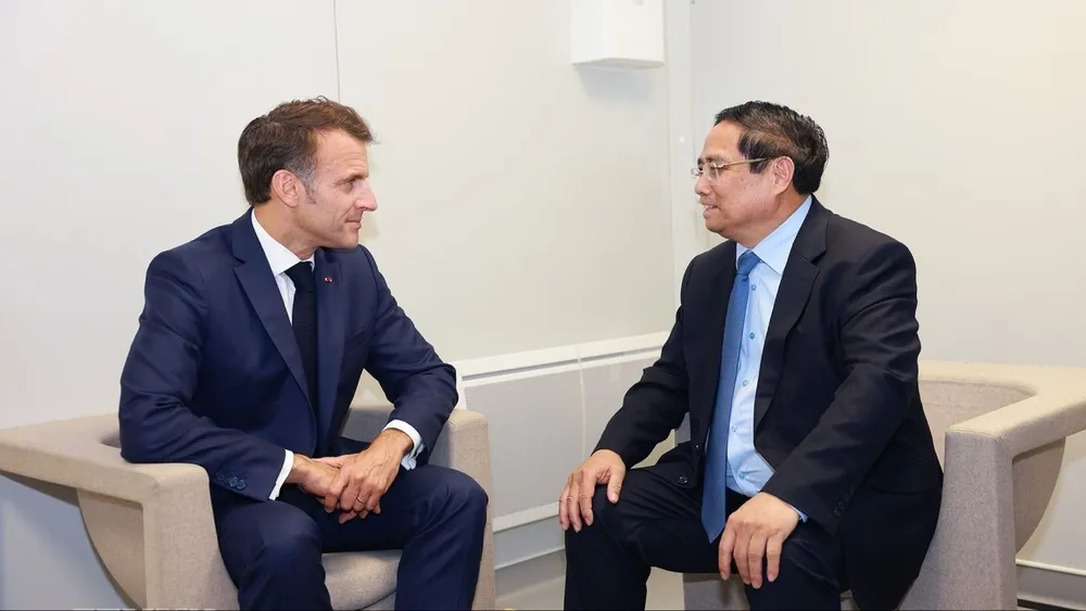 Thủ tướng Phạm Minh Chính hội kiến Tổng thống Pháp Emmanuel Macron. Ảnh: TTXVN