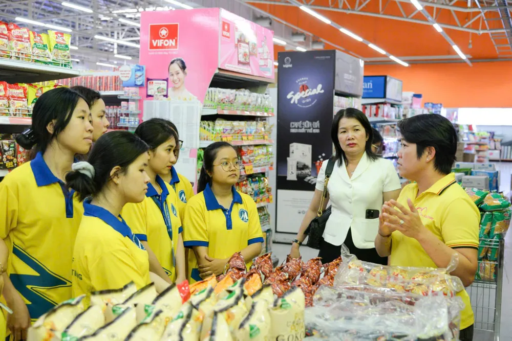Bình tĩnh, chuẩn bị kỹ cho kỳ thi tốt nghiệp THPT ảnh 76 ĐH Tài chính Marketing (2).jpg