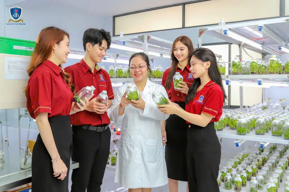 Sinh viên Trường ĐH Nguyễn Tất Thành NTTU6.jpg