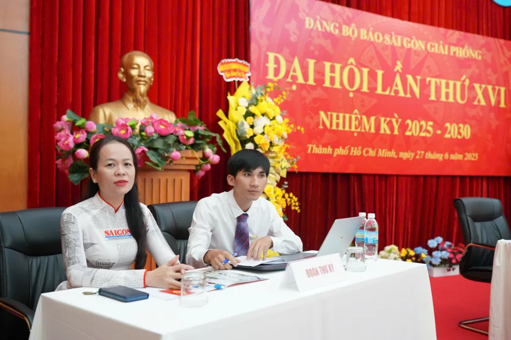 Đoàn Thư ký của đại hội z6747779904571_7ede0199d1434073fe64c410fea474d8.jpg