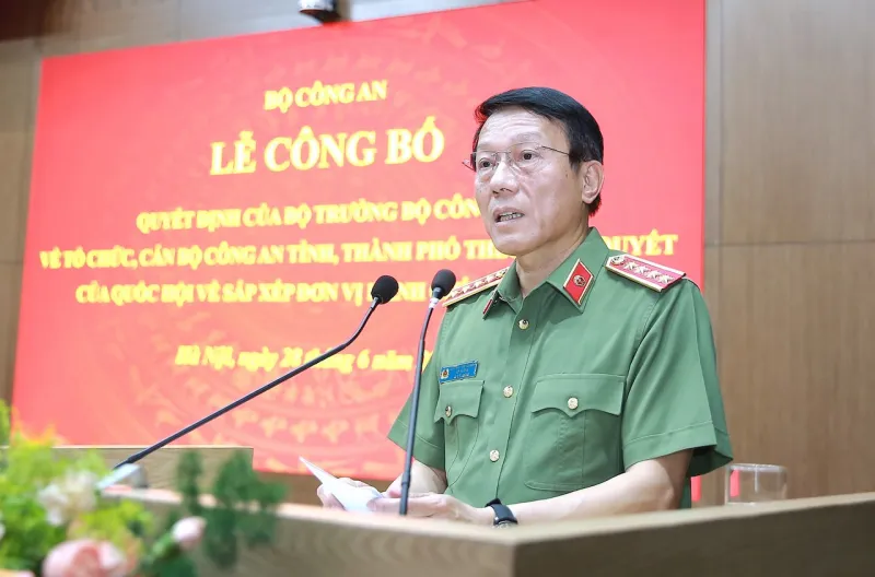 รัฐมนตรีว่าการกระทรวงความมั่นคงสาธารณะ เลืองทัมกวาง กล่าวสุนทรพจน์ในพิธี 1.jpeg
