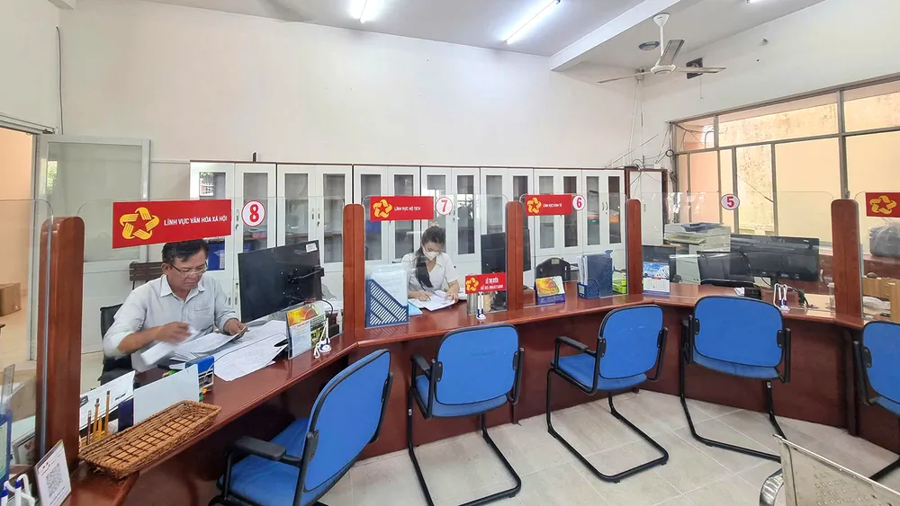 PSA Anh7-Cán bộ, công chức.jpg