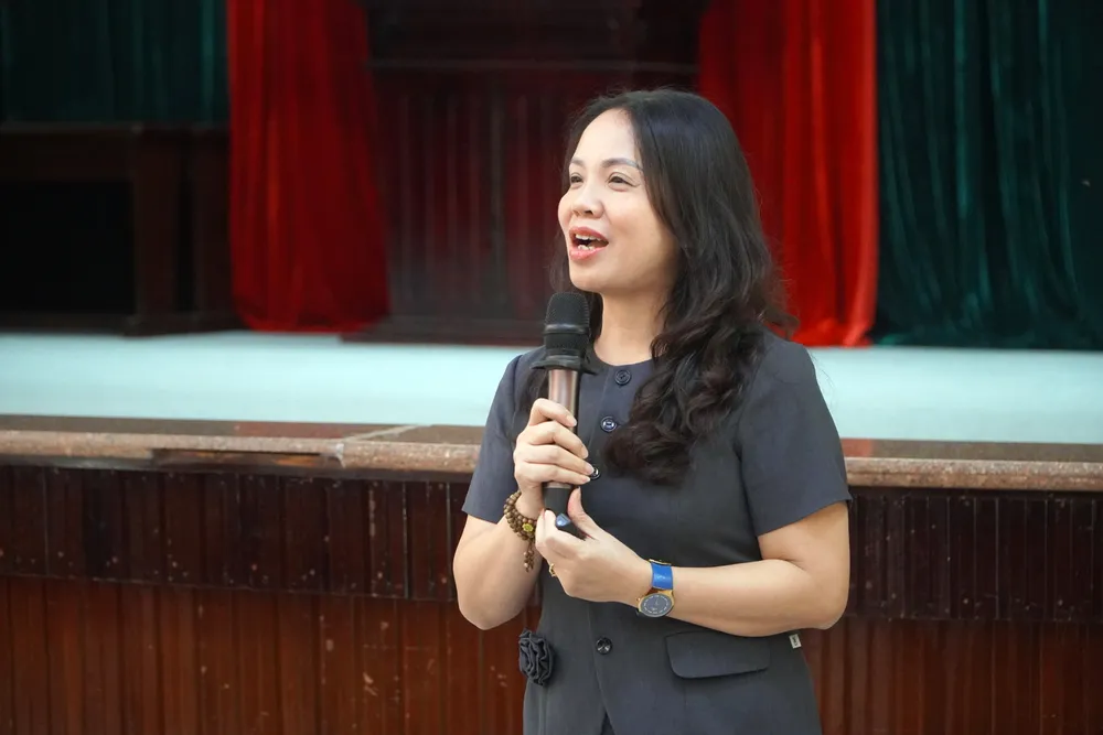 TS. Lê Thị Thu Phượng, giảng viên Học viện Chính trị Quốc gia Hồ Chí Minh, cung cấp nhiều kiến thức ứng xử du lịch văn minh TS phuong.jpg