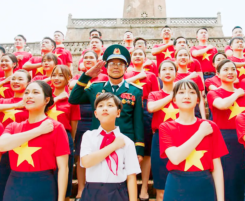 Hình ảnh trong MV “Việt Nam - Tự hào tiếp bước tương lai” truyền cảm hứng mạnh mẽ về một Việt Nam đoàn kết, hùng cường CN1j.jpg