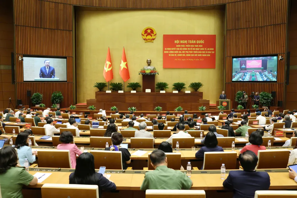 Hội nghị toàn quốc quán triệt 4 Nghị quyết của Bộ Chính trị tại điểm cầu Trung ương. Ảnh: QUANG PHÚC z7017162541849_c4dc3e5c852afabaf869181cb9045d15.jpg