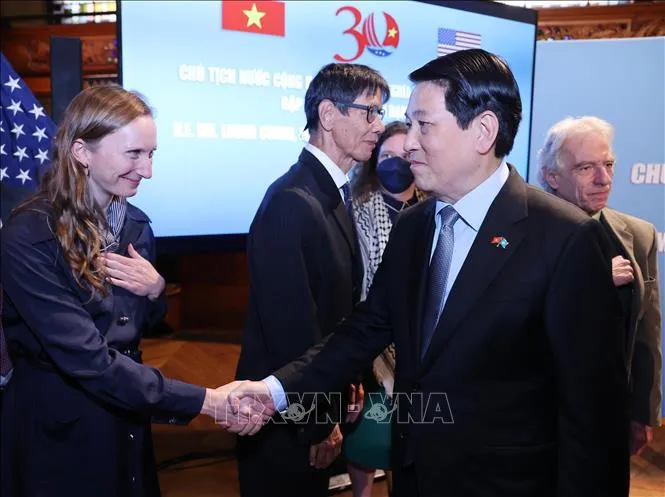 Chủ tịch nước Lương Cường gặp gỡ những người bạn, nhân dân tiến bộ Hoa Kỳ. Ảnh: TTXVN vn-hoa-ky-1.jpg