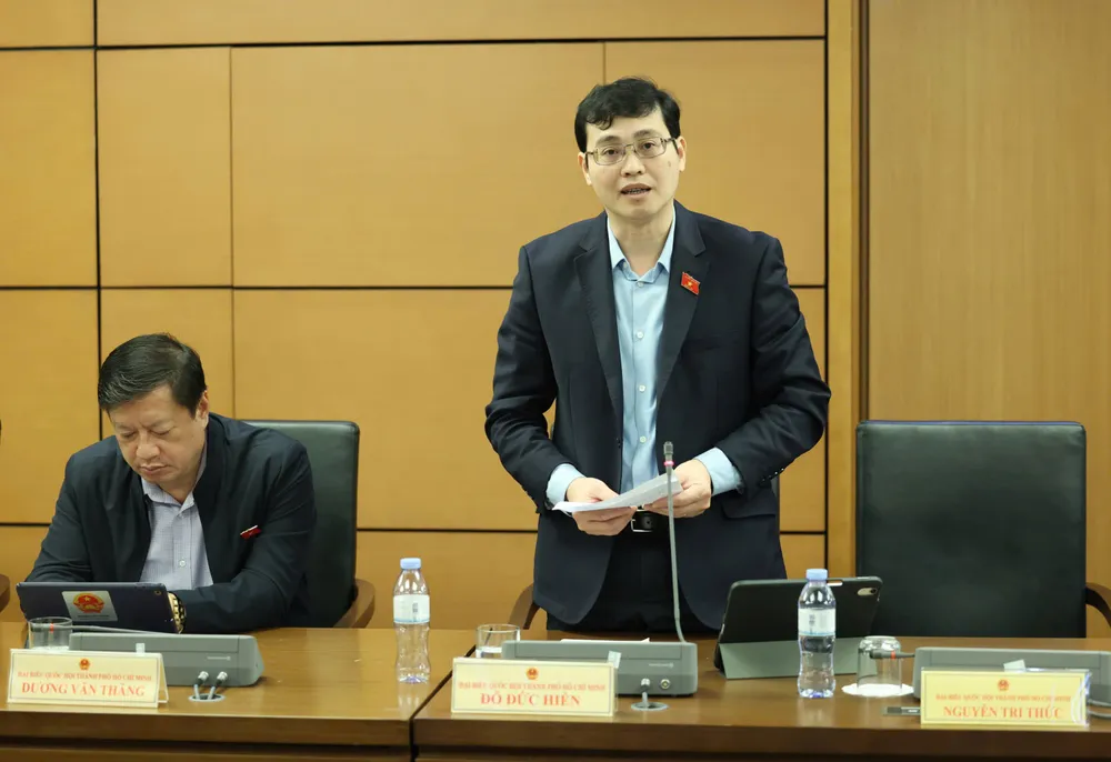 Đại biểu Đỗ Đức Hiển (TPHCM) phát biểu tại thảo luận tổ ở kỳ họp thứ 10, Quốc hội khóa XV, ngày 31-10. Ảnh: QUANG PHÚC