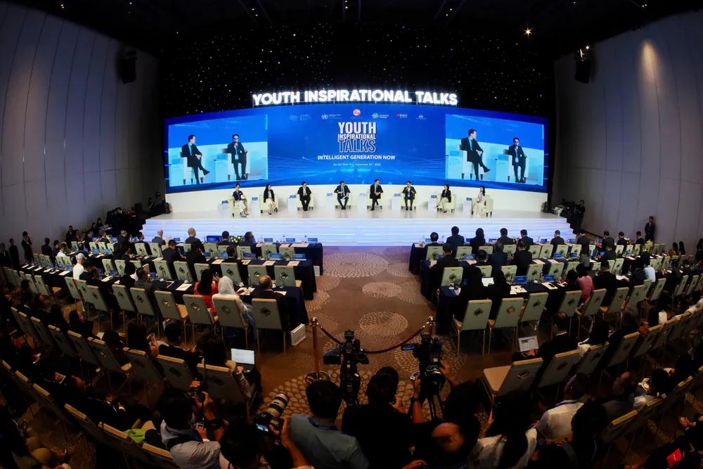 Hơn 500 trí thức trẻ và nhà lãnh đạo toàn cầu đối thoại tại Diễn đàn Kinh tế mùa thu 2025