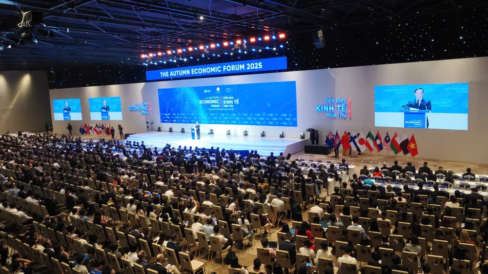 Diễn đàn Kinh tế mùa thu 2025 chính thức khai mạc sáng 26-11. Ảnh: HOÀNG HÙNG