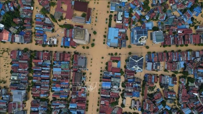 太原市内涝严重。图自越通社