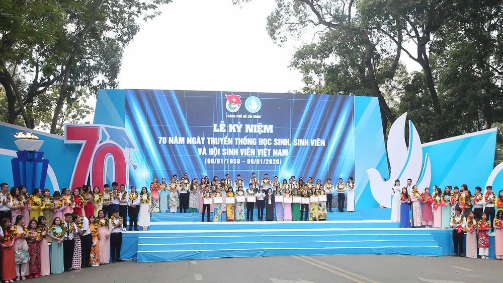 Học sinh, sinh viên TPHCM luôn nuôi dưỡng đam mê, khát vọng ảnh 12 Học sinh, sinh viên TPHCM luôn nuôi dưỡng đam mê, khát vọng ảnh 12