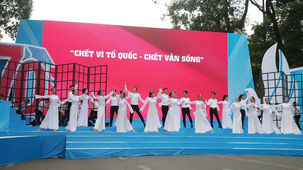 Học sinh, sinh viên TPHCM luôn nuôi dưỡng đam mê, khát vọng ảnh 2 Học sinh, sinh viên TPHCM luôn nuôi dưỡng đam mê, khát vọng ảnh 2