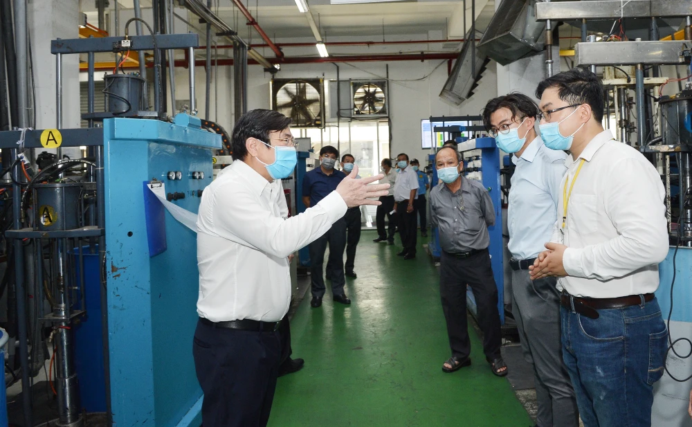 Muốn giữ việc làm, càng phải tuân thủ nghiêm ngặt quy định phòng chống Covid-19 ảnh 4 Muốn giữ việc làm, càng phải tuân thủ nghiêm ngặt quy định phòng chống Covid-19 ảnh 4