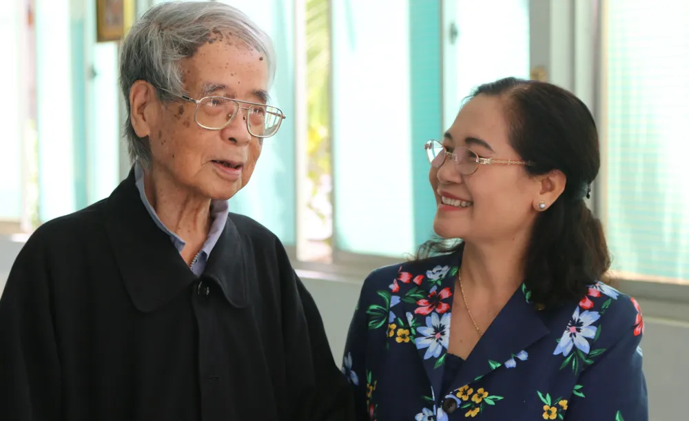 Chủ tịch HĐND TPHCM Nguyễn Thị Lệ thăm, chúc mừng Giáng sinh tại Giáo phận Long Xuyên ảnh 1 Chủ tịch HĐND TPHCM Nguyễn Thị Lệ thăm, chúc mừng Giáng sinh tại Giáo phận Long Xuyên ảnh 1