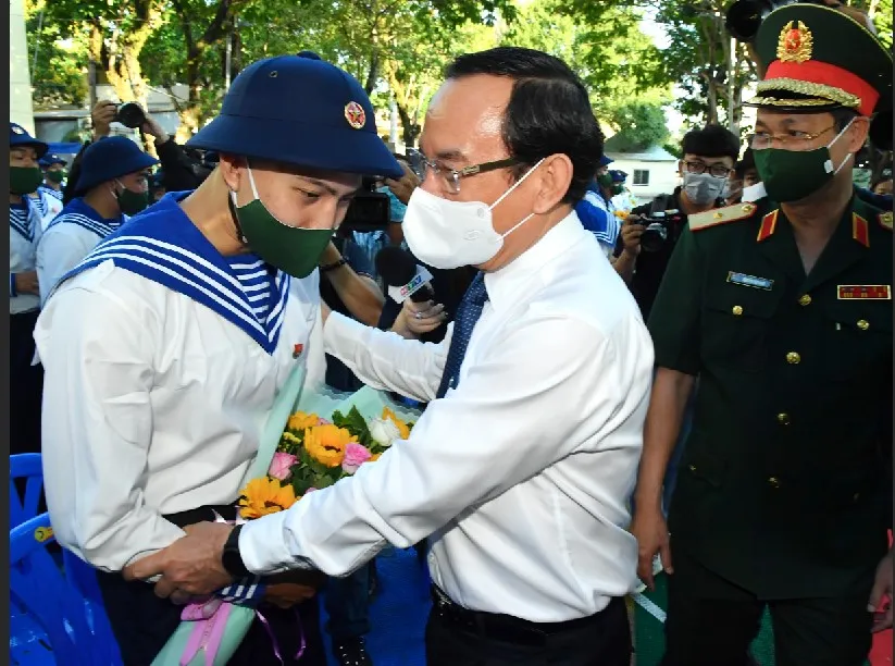 Thanh niên nhiều tỉnh thành lên đường nhập ngũ ảnh 8