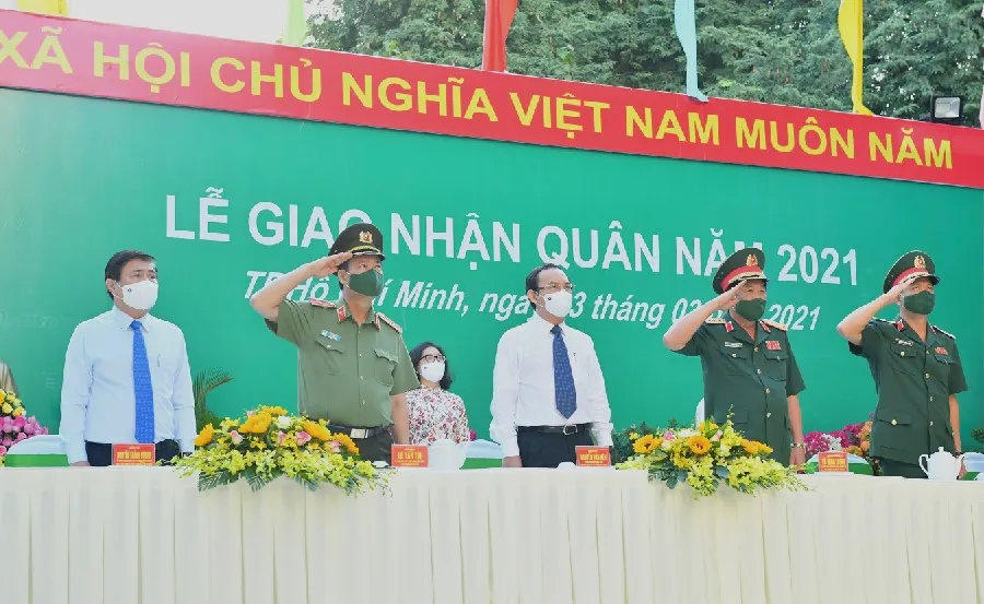 Thanh niên nhiều tỉnh thành lên đường nhập ngũ ảnh 4