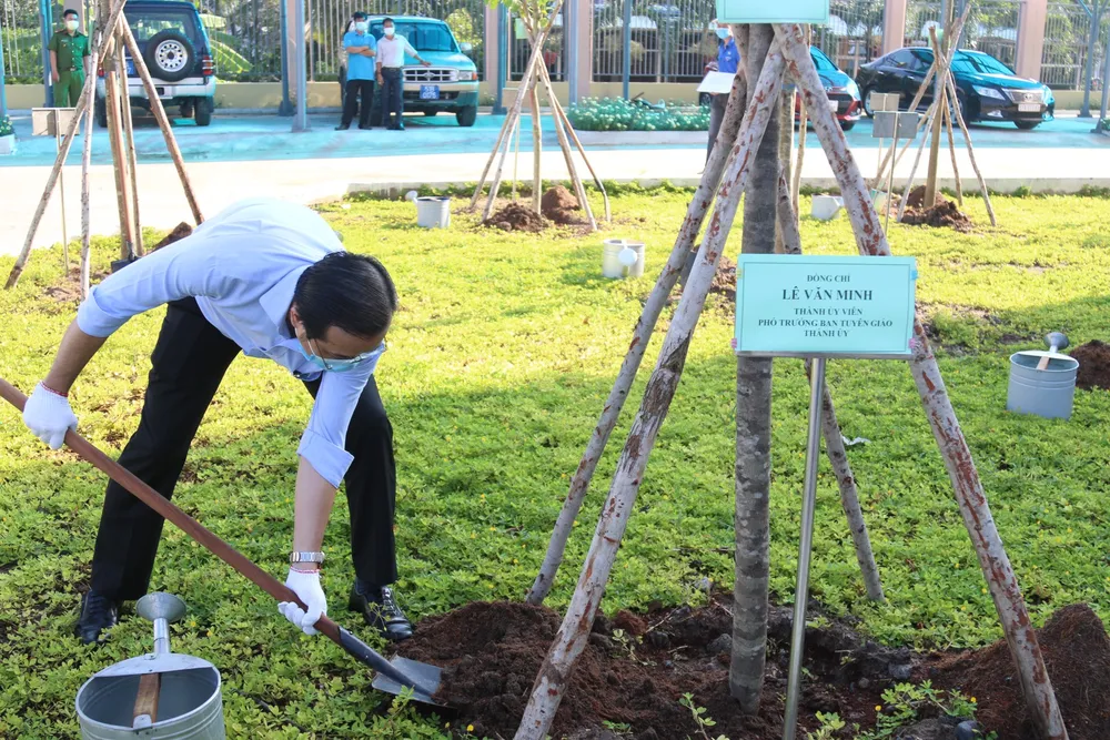 TPHCM tổ chức lễ phát động "Tết trồng cây đời đời nhớ ơn Bác Hồ" năm 2021 ảnh 2 TPHCM tổ chức lễ phát động "Tết trồng cây đời đời nhớ ơn Bác Hồ" năm 2021 ảnh 2