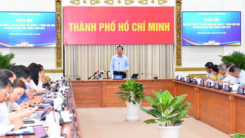 Đồng chí Phan Văn Mãi chủ trì phiên họp. Ảnh: VIỆT DŨNG