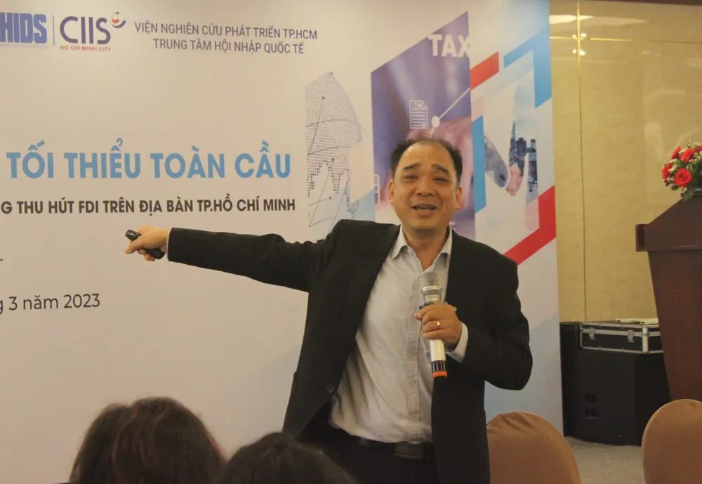 Ông Phan Vũ Hoàng chia sẻ tại tọa đàm