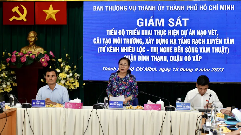 Đồng chí Nguyễn Thị Lệ phát biểu trong buổi giám sát tiến độ triển khai thực hiện dự án nạo vét, cải tạo môi trường, xây dựng hạ tầng rạch Xuyên Tâm tại UBND Quận Bình Thạnh. Ảnh: HOÀNG HÙNG Đồng chí Nguyễn Thị Lệ phát biểu trong buổi giám sát tiến độ triển khai thực hiện dự án nạo vét, cải tạo môi trường, xây dựng hạ tầng rạch Xuyên Tâm tại UBND Quận Bình Thạnh. Ảnh: HOÀNG HÙNG