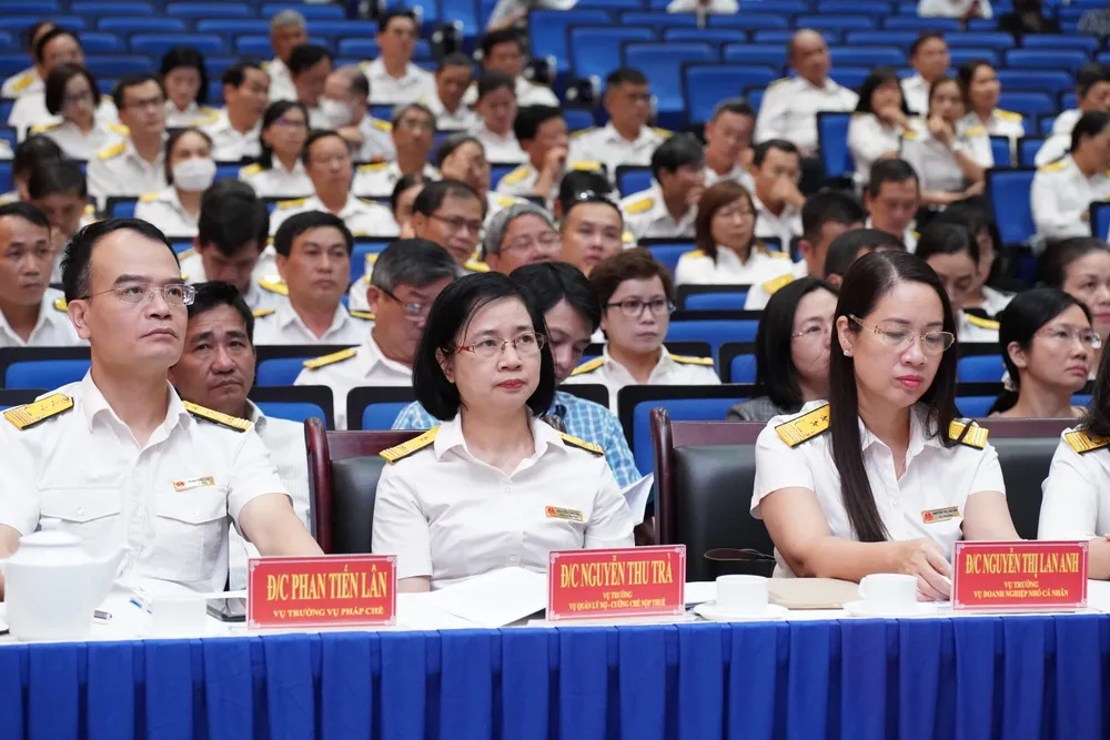 Quang cảnh hội nghị chiều 19-7. Ảnh: HOÀNG HÙNG